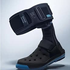Supportive walking boot